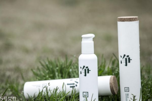 三草兩木是微商嗎 三草兩木適合什么年齡 三草兩木是微商嗎 三草兩木適合什么年齡