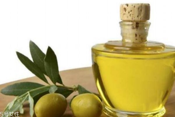 橄欖油可以去黑眼圈嗎 巧用橄欖油 橄欖油可以去黑眼圈嗎 巧用橄欖油