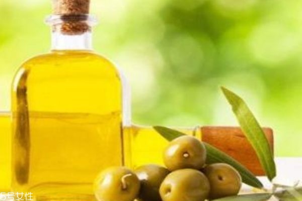 橄欖油可以去黑眼圈嗎 巧用橄欖油 橄欖油可以去黑眼圈嗎 巧用橄欖油