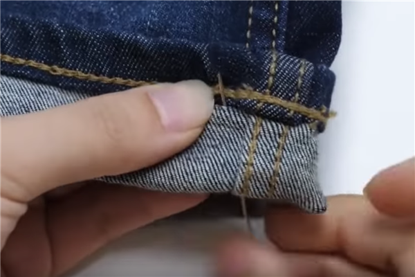 褲腳太長(zhǎng)了怎么縫短 隱形無痕縫法