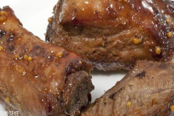 排骨焯水用冷水還是熱水 這樣做排骨就不會(huì)變柴啦 排骨焯水用冷水還是熱水 這樣做排骨就不會(huì)變柴啦