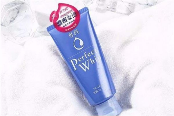 皂基洗面奶適合油皮嗎 皂基洗面奶的優(yōu)缺點(diǎn) 皂基洗面奶適合油皮嗎 皂基洗面奶的優(yōu)缺點(diǎn)