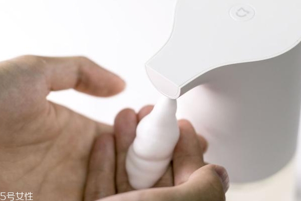 小米洗手機(jī)可以用別的洗手液?jiǎn)?小米洗手機(jī)用法 小米洗手機(jī)可以用別的洗手液?jiǎn)?小米洗手機(jī)用法