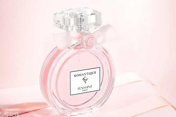 噴香水也是有講究的，怎么讓香味更持久