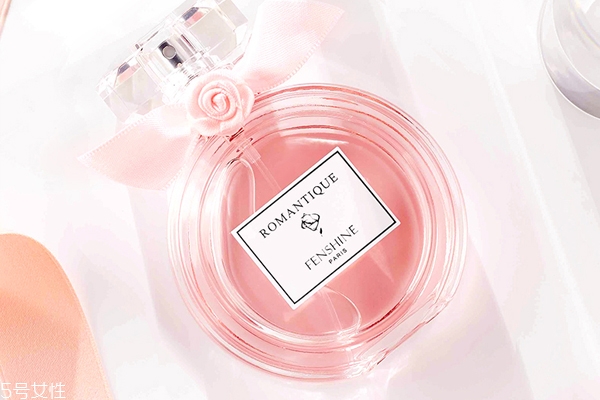 噴香水也是有講究的，怎么讓香味更持久