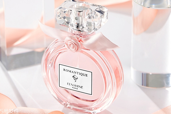 噴香水也是有講究的，怎么讓香味更持久