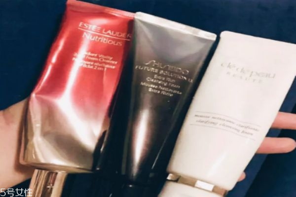 雅詩(shī)蘭黛紅石榴洗面奶是皂基嗎 貴婦洗面奶也含有皂基 雅詩(shī)蘭黛紅石榴洗面奶是皂基嗎 貴婦洗面奶也含有皂基