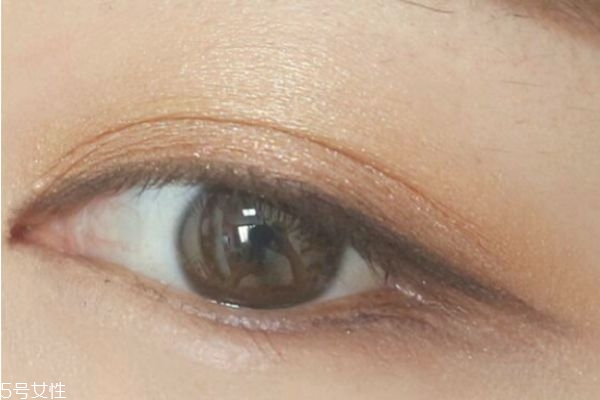 下垂鹿眼妝教程 日系超自然大眼妝的畫(huà)法 下垂鹿眼妝教程 日系超自然大眼妝的畫(huà)法
