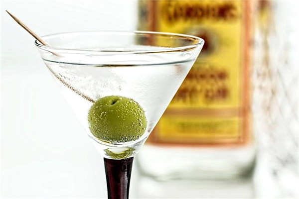 調酒六大基酒有哪些 常用的調酒基酒介紹 調酒六大基酒有哪些 常用的調酒基酒介紹