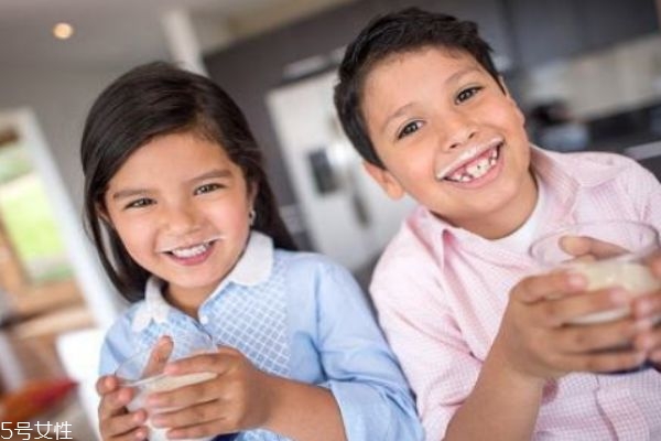 德運(yùn)脫脂奶粉熱量 德運(yùn)脫脂奶粉怎么樣 德運(yùn)脫脂奶粉熱量 德運(yùn)脫脂奶粉怎么樣