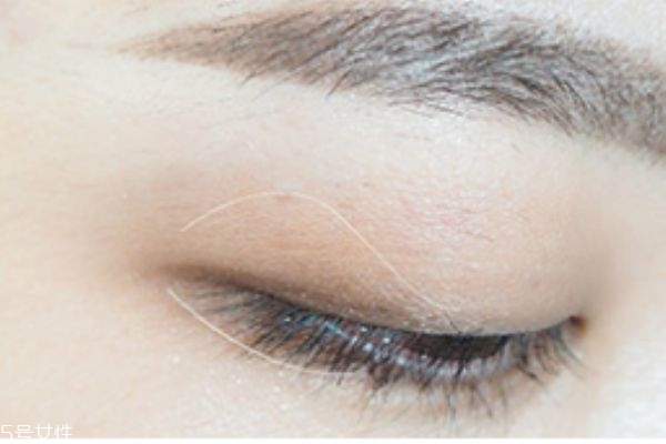 珠光眼影筆怎么用 珠光眼影的畫(huà)法