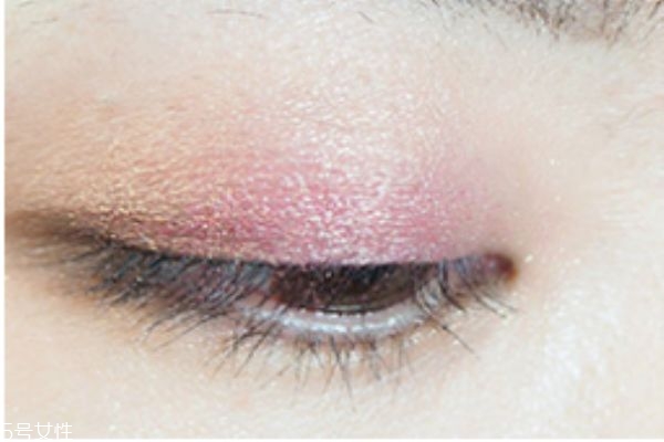 珠光眼影筆怎么用 珠光眼影的畫(huà)法