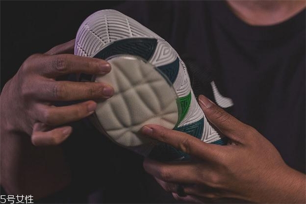 耐克歐文5開箱測評 你從未見過的全新氣墊 耐克歐文5開箱測評 你從未見過的全新氣墊