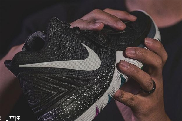 耐克歐文5開箱測評 你從未見過的全新氣墊 耐克歐文5開箱測評 你從未見過的全新氣墊