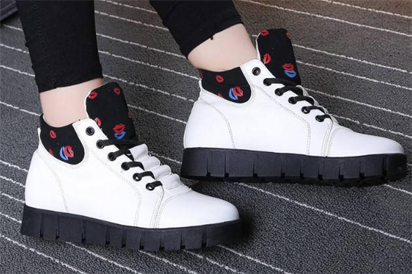 高幫小白鞋怎么搭配？高幫小白鞋搭配圖片