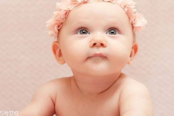 6個月的寶寶可以吃蛋黃嗎 吃蛋黃要注意這些 6個月的寶寶可以吃蛋黃嗎 吃蛋黃要注意這些