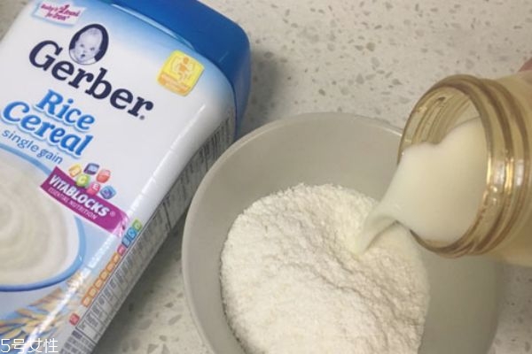 米粉能和奶粉一起沖嗎 最好不要哦 米粉能和奶粉一起沖嗎 最好不要哦