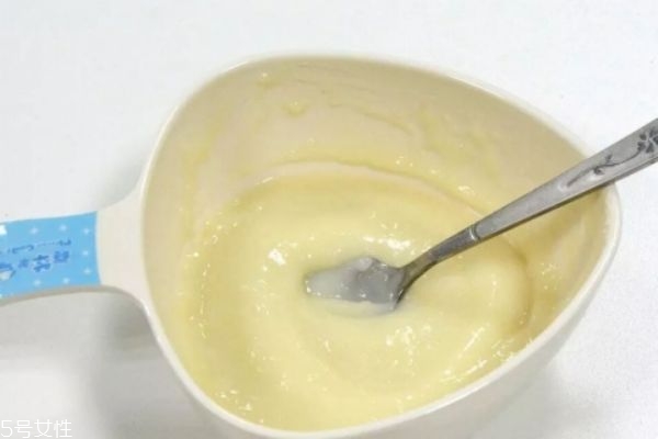 嬰兒米粉可以煮著吃嗎 選購(gòu)米粉注意點(diǎn) 嬰兒米粉可以煮著吃嗎 選購(gòu)米粉注意點(diǎn)