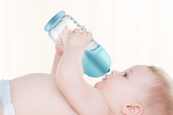 寶寶學飲杯什么材質好 學飲杯材質大pk