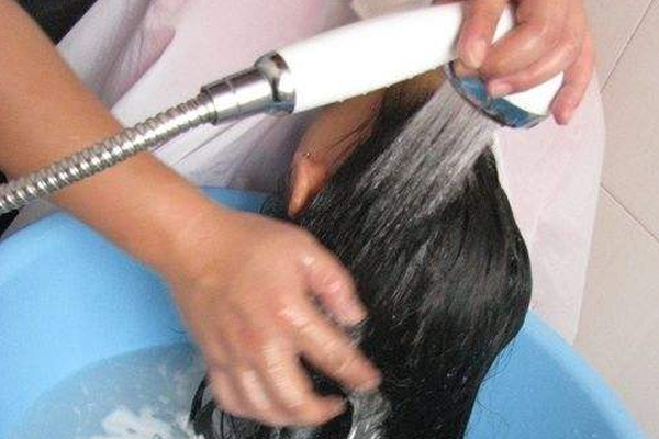 流產后多久可以洗頭發(fā)