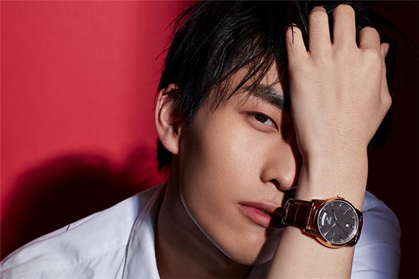 英納格手表怎么調(diào)日期 旋轉(zhuǎn)方向要分清 英納格手表怎么調(diào)日期 旋轉(zhuǎn)方向要分清