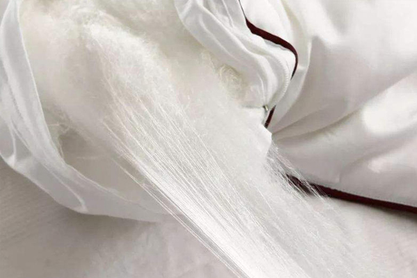 放在柜子里的被子有味道怎么辦 不同被子去異味小妙招 放在柜子里的被子有味道怎么辦 不同被子去異味小妙招