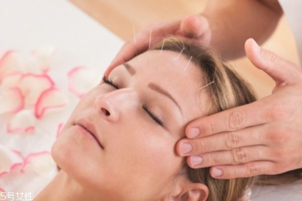 40歲用什么護(hù)膚品 適合40歲護(hù)膚品牌排行榜 40歲用什么護(hù)膚品 適合40歲護(hù)膚品牌排行榜