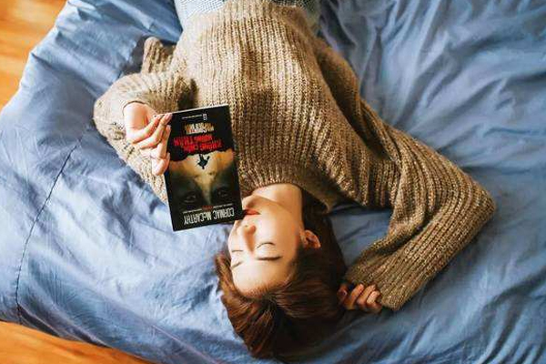 晚上怎么才能睡得好 4個(gè)小動(dòng)作加速入睡 晚上怎么才能睡得好 4個(gè)小動(dòng)作加速入睡