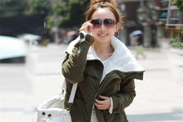 棉衣有霉味怎么處理 多通風(fēng)可以解決 棉衣有霉味怎么處理 多通風(fēng)可以解決