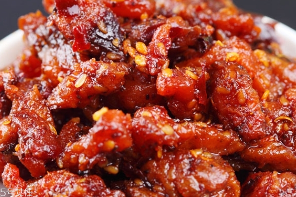 辣子雞要過水嗎 過油不過水 辣子雞要過水嗎 過油不過水