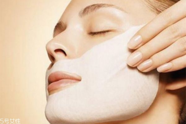 去死皮和洗面奶哪個先用 去死皮角質的方法 去死皮和洗面奶哪個先用 去死皮角質的方法