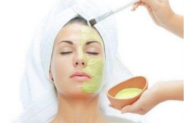 去死皮和洗面奶哪個先用 去死皮角質的方法 去死皮和洗面奶哪個先用 去死皮角質的方法