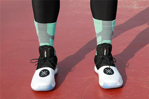 李寧韋德之道7實(shí)戰(zhàn)測評(píng) 國產(chǎn)球鞋的驕傲