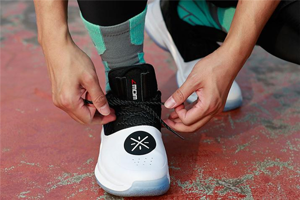 李寧韋德之道7實(shí)戰(zhàn)測評(píng) 國產(chǎn)球鞋的驕傲