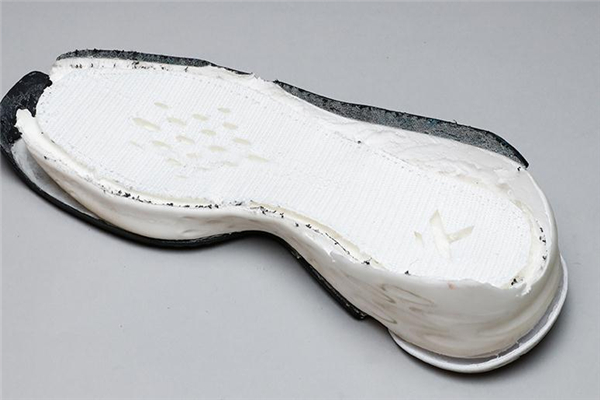 安踏kt4拆解報告 配置一目了然