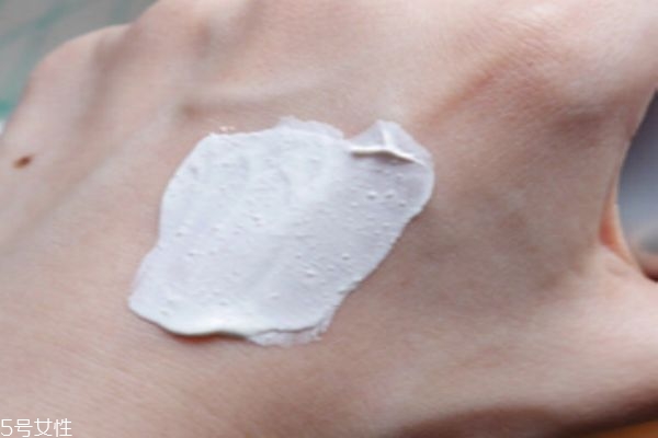 ipsa粘土面膜保質(zhì)期 開(kāi)封后一年內(nèi)用完