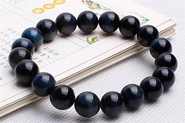 藍(lán)虎眼石怎么消磁 御守鹽凈化法 藍(lán)虎眼石怎么消磁 御守鹽凈化法