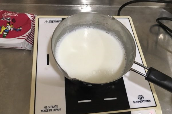 牛奶可以煮泡面嗎 牛奶煮泡面的做法 牛奶可以煮泡面嗎 牛奶煮泡面的做法