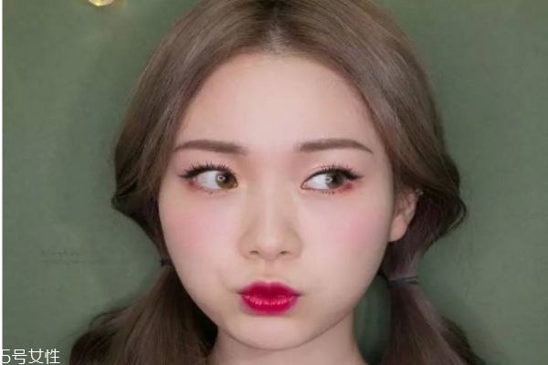 圣誕日常妝怎么畫 圣誕妝容教程 圣誕日常妝怎么畫 圣誕妝容教程