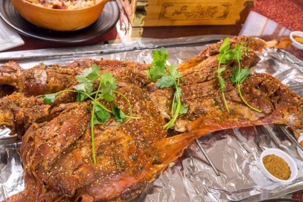 一只烤全羊夠幾個(gè)人吃 這個(gè)不一定 一只烤全羊夠幾個(gè)人吃 這個(gè)不一定