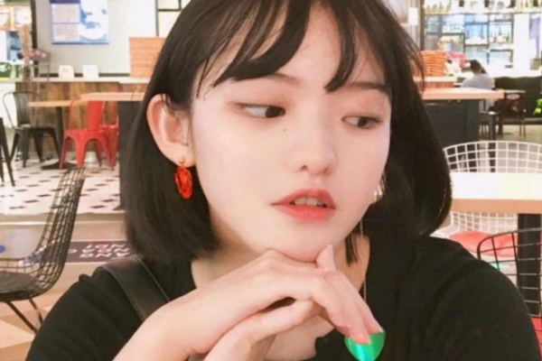 回頭率百分百的盤(pán)頭發(fā)技巧