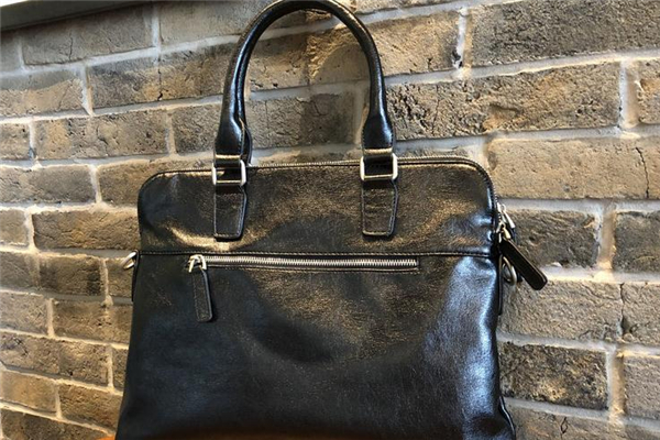男士手提包怎么選 要注意這些因素 男士手提包怎么選 要注意這些因素