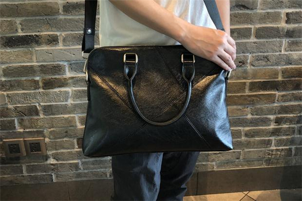 男士手提包怎么選 要注意這些因素 男士手提包怎么選 要注意這些因素