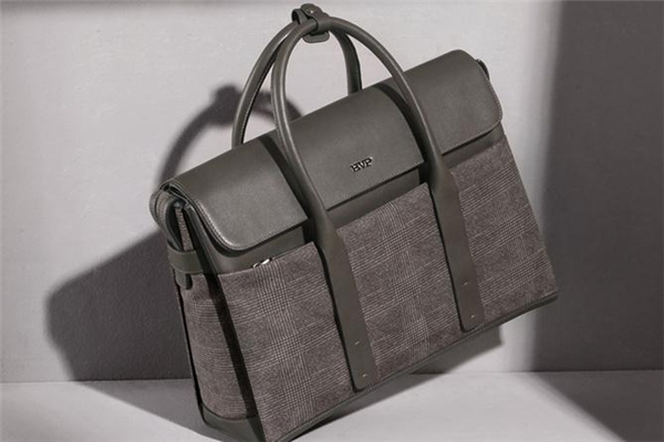 男士手提包如何搭配 要注意整體搭配 男士手提包如何搭配 要注意整體搭配