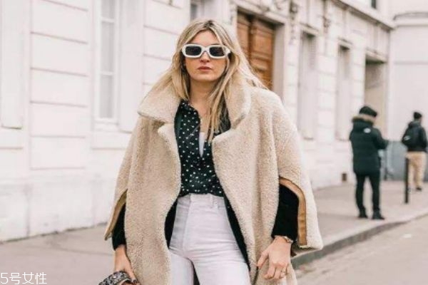 羊羔毛怎么識(shí)別好壞 教你兩招 羊羔毛怎么識(shí)別好壞 教你兩招