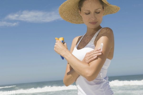 不同肌膚如何選擇防曬霜 護膚防曬小常識 不同肌膚如何選擇防曬霜 護膚防曬小常識