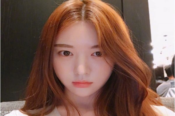 什么頭發(fā)顏色顯白 超顯白的頭發(fā)顏色 什么頭發(fā)顏色顯白 超顯白的頭發(fā)顏色