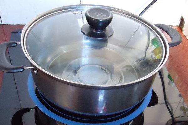 開(kāi)水燙傷可以用蘆薈膠嗎？燙傷可以用蘆薈擦嗎？