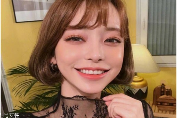 什么頭發(fā)顏色顯白 超顯白的頭發(fā)顏色 什么頭發(fā)顏色顯白 超顯白的頭發(fā)顏色