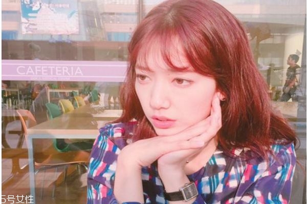 什么頭發(fā)顏色顯白 超顯白的頭發(fā)顏色 什么頭發(fā)顏色顯白 超顯白的頭發(fā)顏色